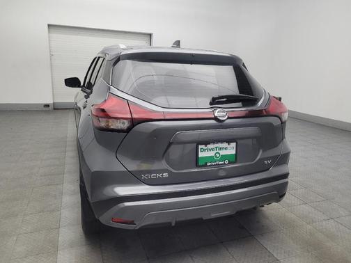 Gray 2021 Nissan Kicks SV