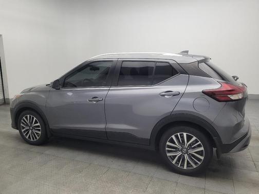 Gray 2021 Nissan Kicks SV