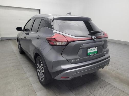 Gray 2021 Nissan Kicks SV