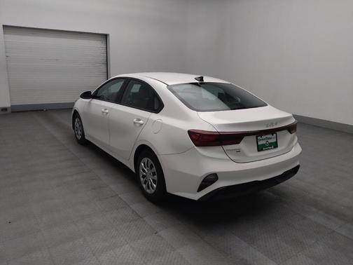 Clear White 2022 Kia Forte FE