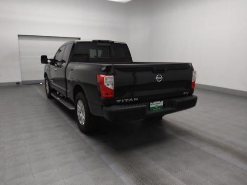 2017 Nissan Titan SV