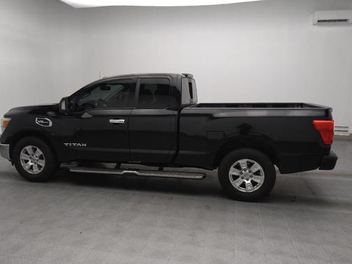 2017 Nissan Titan SV