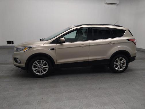 White Platinum Metallic Tri-Coat 2017 Ford Escape SE