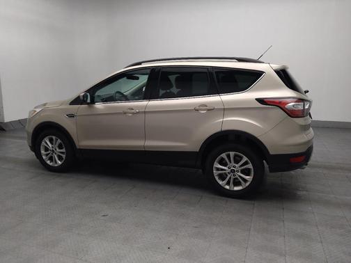 White Platinum Metallic Tri-Coat 2017 Ford Escape SE
