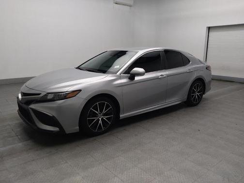 Celestial Silver Metallic 2023 Toyota Camry SE