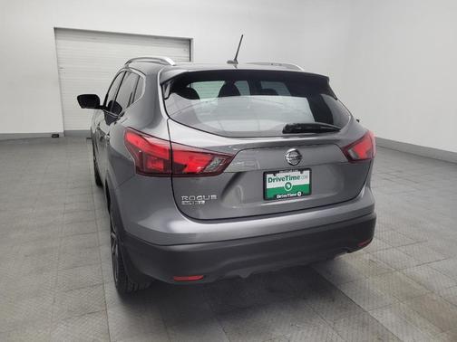 Gun Metallic 2017 Nissan Rogue Sport SL