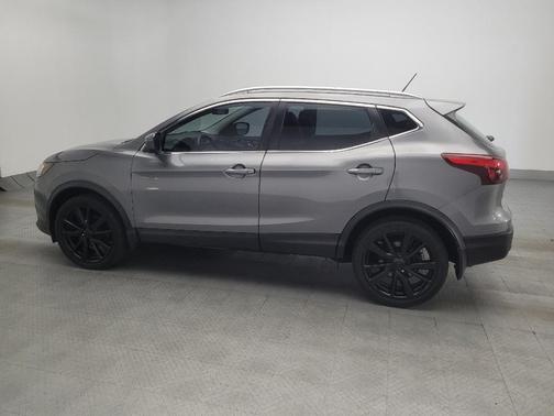 Gun Metallic 2017 Nissan Rogue Sport SL