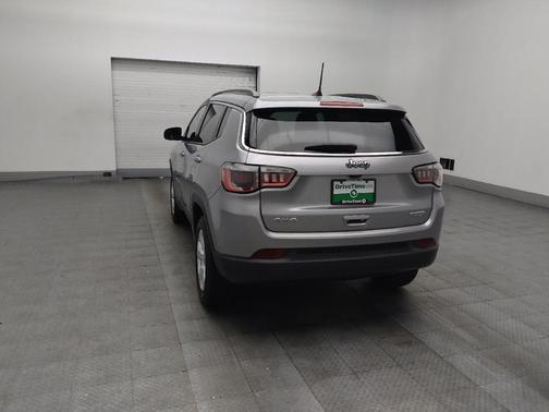 Billet Silver Metallic Clearcoat 2017 Jeep New Compass Latitude