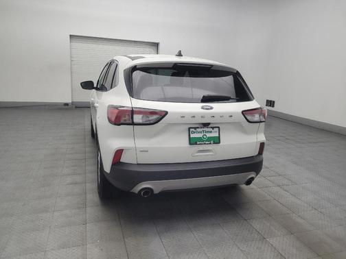 Star White Metallic Tri-Coat 2022 Ford Escape SE