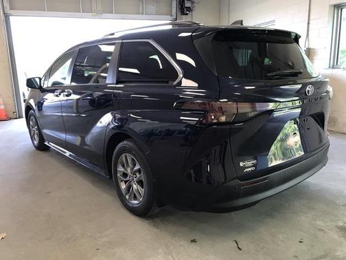 2023 Toyota Sienna XLE 7 Passenger
