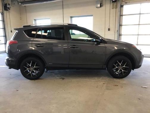 2018 Toyota RAV4 Hybrid SE