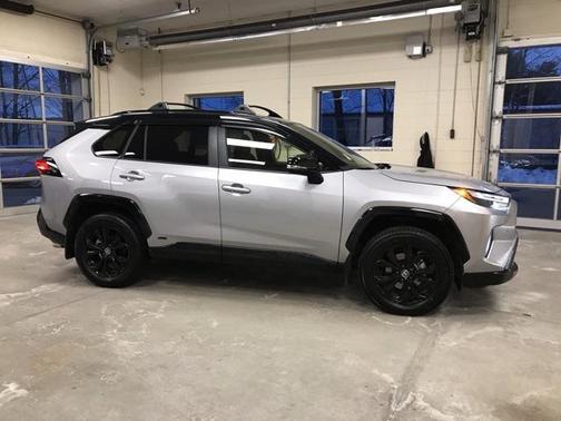 2023 Toyota RAV4 Hybrid SE