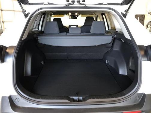 2020 Toyota RAV4 Hybrid LE