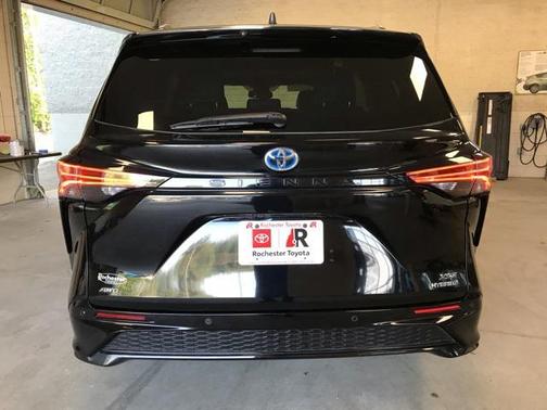 2024 Toyota Sienna XSE 7 Passenger