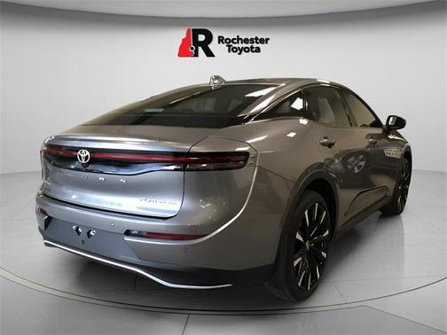 2024 Toyota Crown Platinum