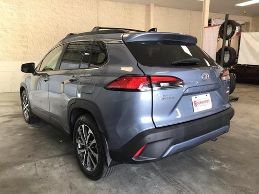 2025 Toyota Corolla Cross XLE