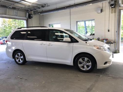 2014 Toyota Sienna LE