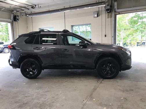 2021 Toyota RAV4 Hybrid SE