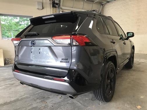 2021 Toyota RAV4 Hybrid SE