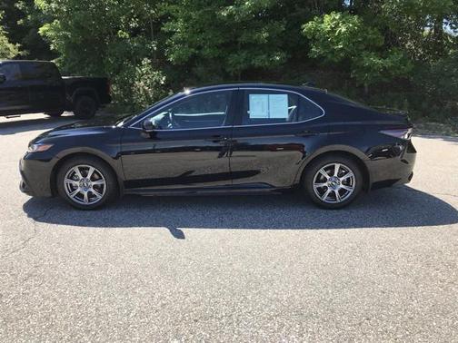 2024 Toyota Camry Hybrid SE