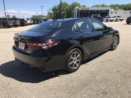 2024 Toyota Camry Hybrid SE