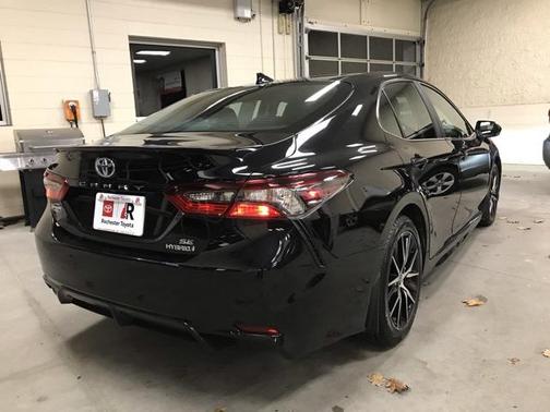 2024 Toyota Camry Hybrid SE