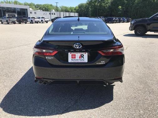 2024 Toyota Camry Hybrid SE