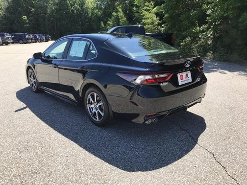 2024 Toyota Camry Hybrid SE