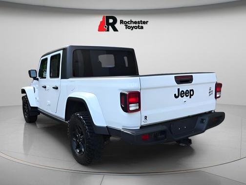 White 2022 Jeep Gladiator Willys 4x4