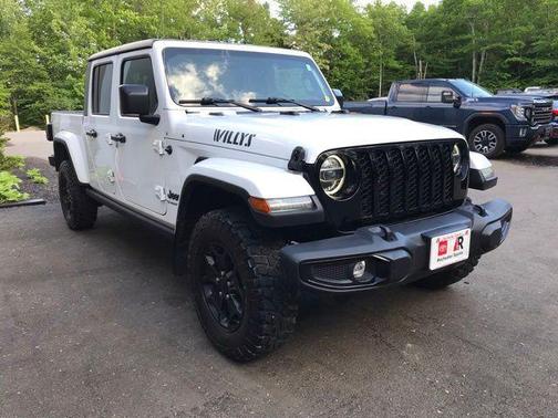 White 2022 Jeep Gladiator Willys 4x4