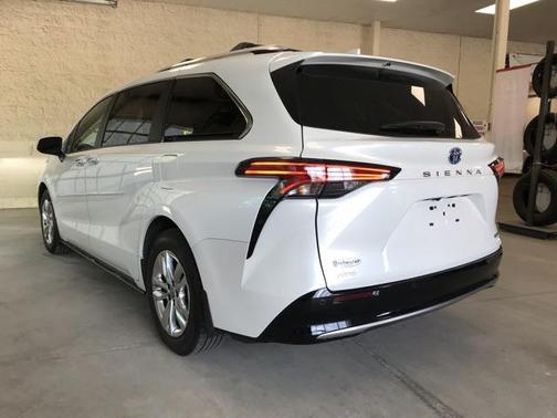 2023 Toyota Sienna Limited 7-Passenger