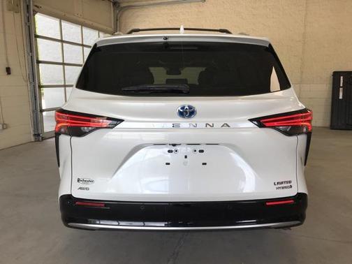 2023 Toyota Sienna Limited 7-Passenger