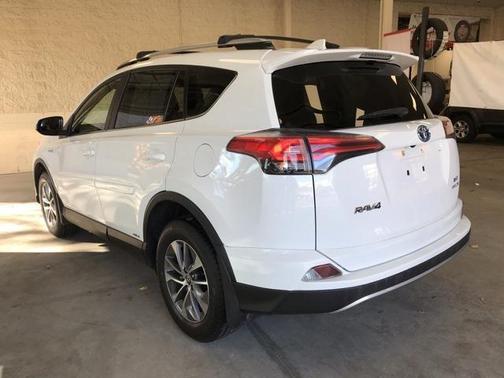 2018 Toyota RAV4 Hybrid XLE