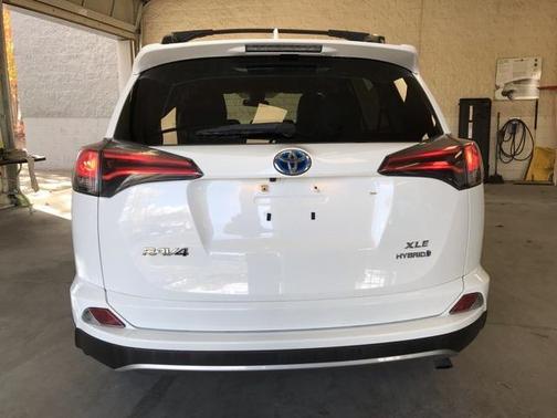 2018 Toyota RAV4 Hybrid XLE