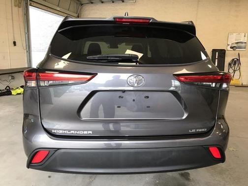 2021 Toyota Highlander LE