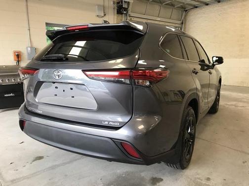 2021 Toyota Highlander LE