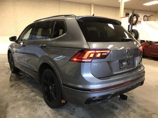 2022 Volkswagen Tiguan 2.0T SE R-Line Black 4MOTION