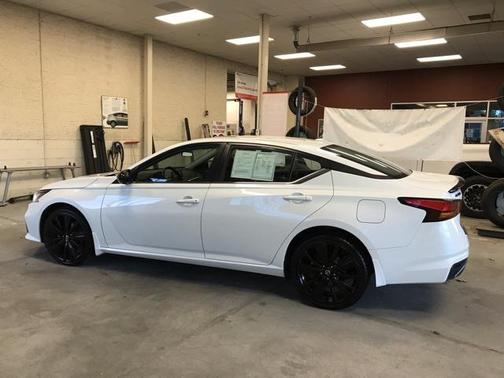 2022 Nissan Altima SR Intelligent AWD