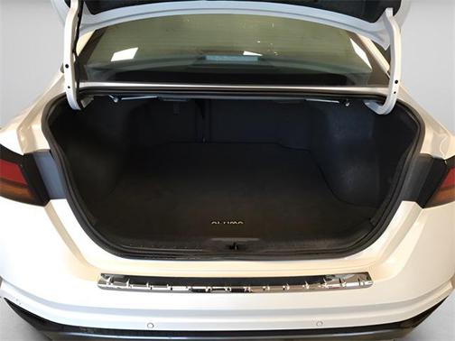 2022 Nissan Altima SR Intelligent AWD