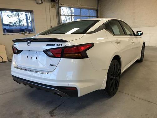 2022 Nissan Altima SR Intelligent AWD