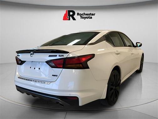 2022 Nissan Altima SR Intelligent AWD