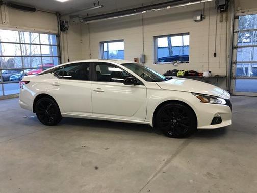 2022 Nissan Altima SR Intelligent AWD