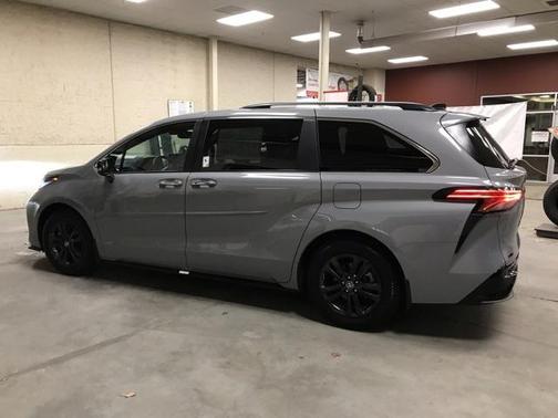 2024 Toyota Sienna XSE 7 Passenger