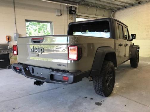 2020 Jeep Gladiator Sport