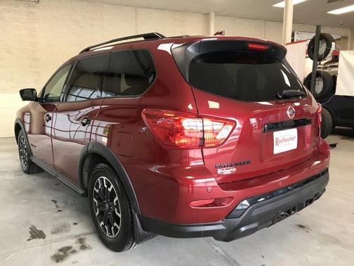 2020 Nissan Pathfinder SL 4WD