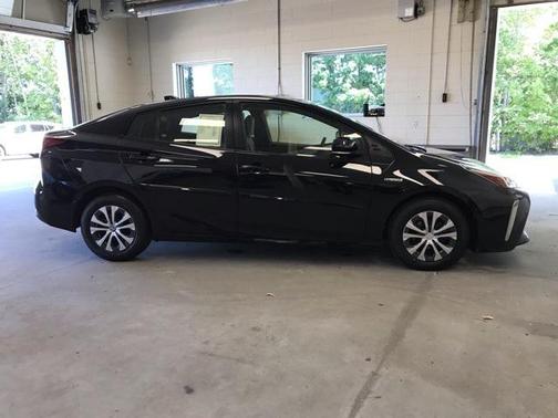 2022 Toyota Prius LE