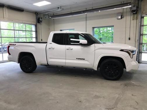 2022 Toyota Tundra SR5