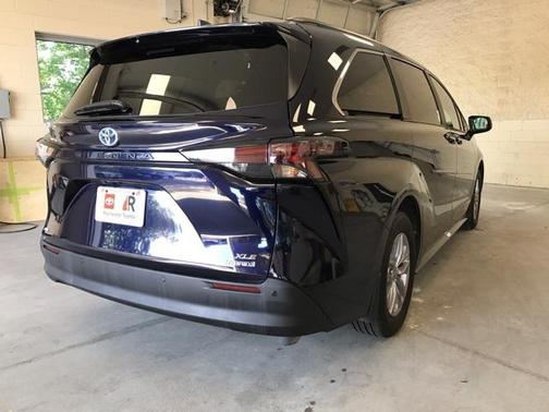 2024 Toyota Sienna XLE 7 Passenger