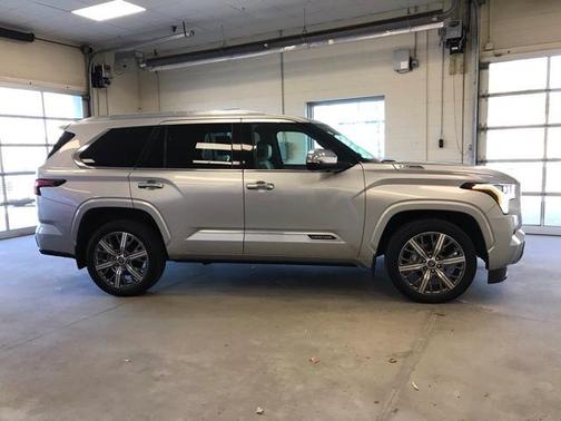2023 Toyota Sequoia Capstone