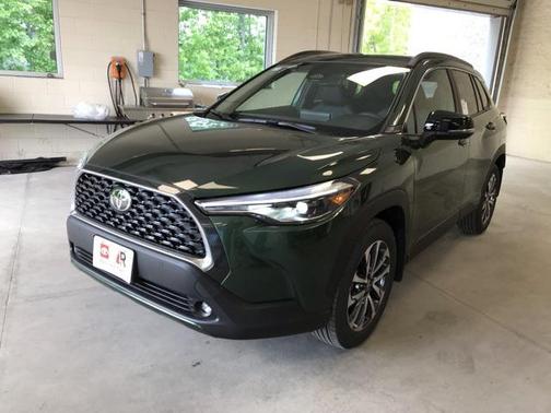 2025 Toyota Corolla Cross XLE
